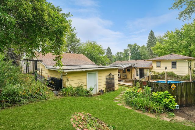 330 Greenfield Parkway, Des Moines, IA 50320