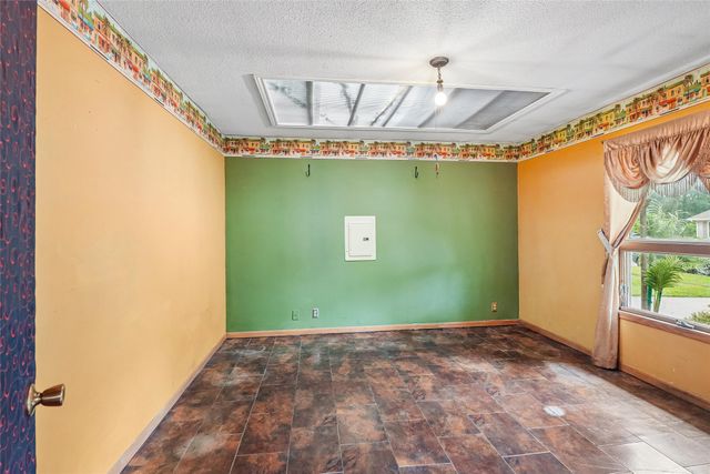 330 Greenfield Parkway, Des Moines, IA 50320