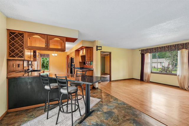 330 Greenfield Parkway, Des Moines, IA 50320