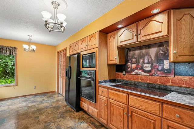 330 Greenfield Parkway, Des Moines, IA 50320