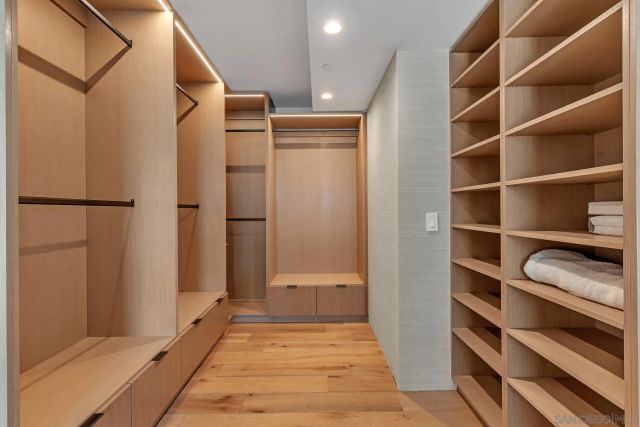 1810 Avenida Del Mundo 403, Coronado, CA 92118