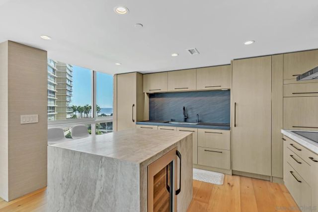 1810 Avenida Del Mundo 403, Coronado, CA 92118