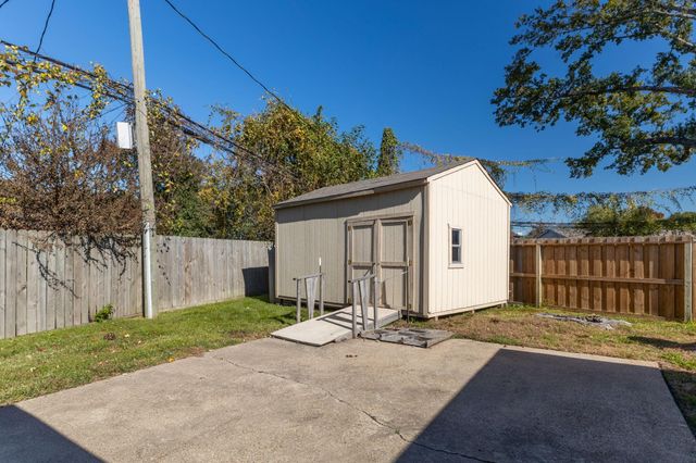 402 Fintona Way, Houston, TX 77015