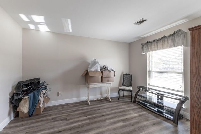 402 Fintona Way, Houston, TX 77015