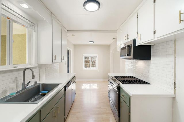 5920 Fern St, Stockton, CA 95207