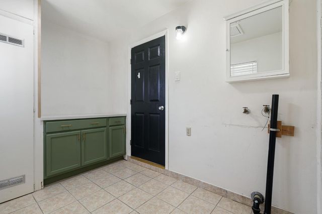 5920 Fern St, Stockton, CA 95207