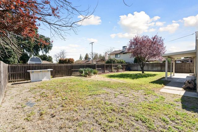 5920 Fern St, Stockton, CA 95207