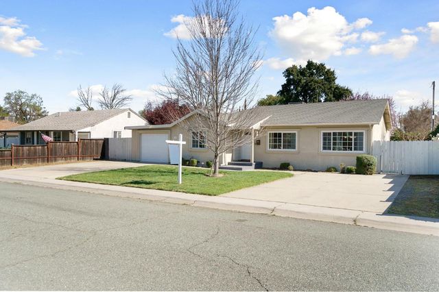 5920 Fern St, Stockton, CA 95207