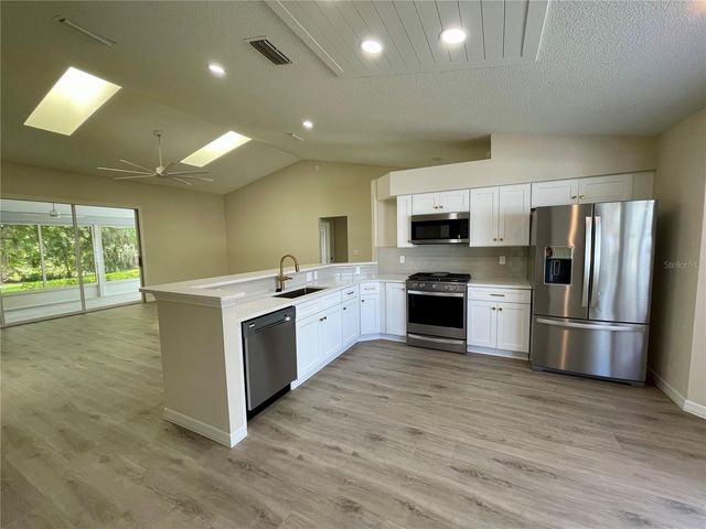 6042 WADE STREET, Leesburg, FL 34748