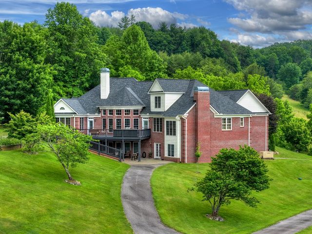 20 Dial Road, Blue Ridge, GA 30513