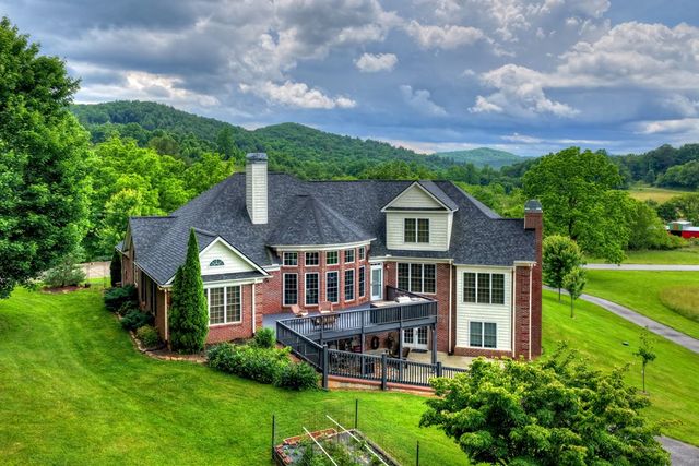 20 Dial Road, Blue Ridge, GA 30513