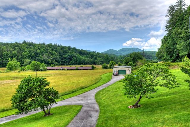 20 Dial Road, Blue Ridge, GA 30513
