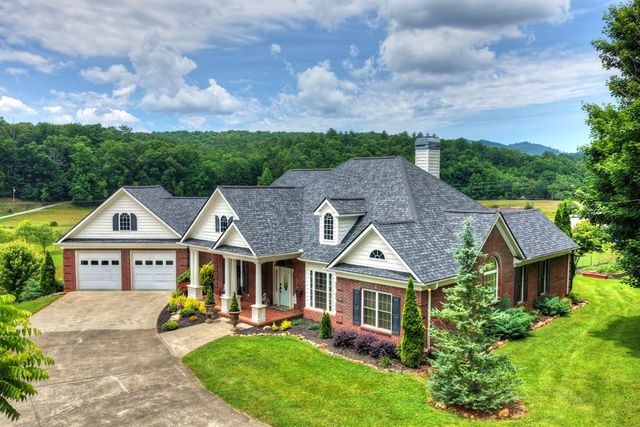 20 Dial Road, Blue Ridge, GA 30513