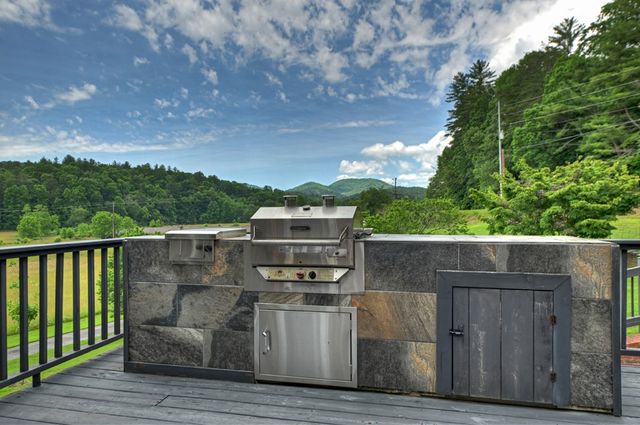 20 Dial Road, Blue Ridge, GA 30513