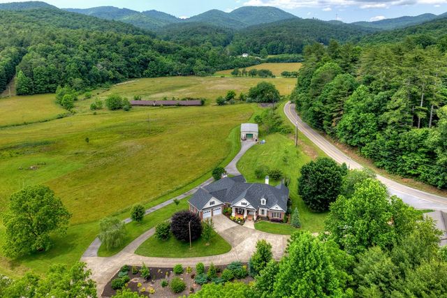 20 Dial Road, Blue Ridge, GA 30513