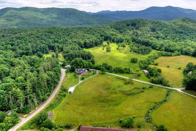20 Dial Road, Blue Ridge, GA 30513