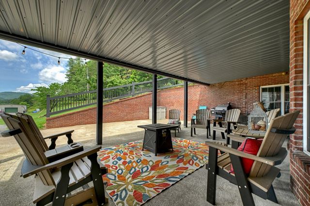 20 Dial Road, Blue Ridge, GA 30513