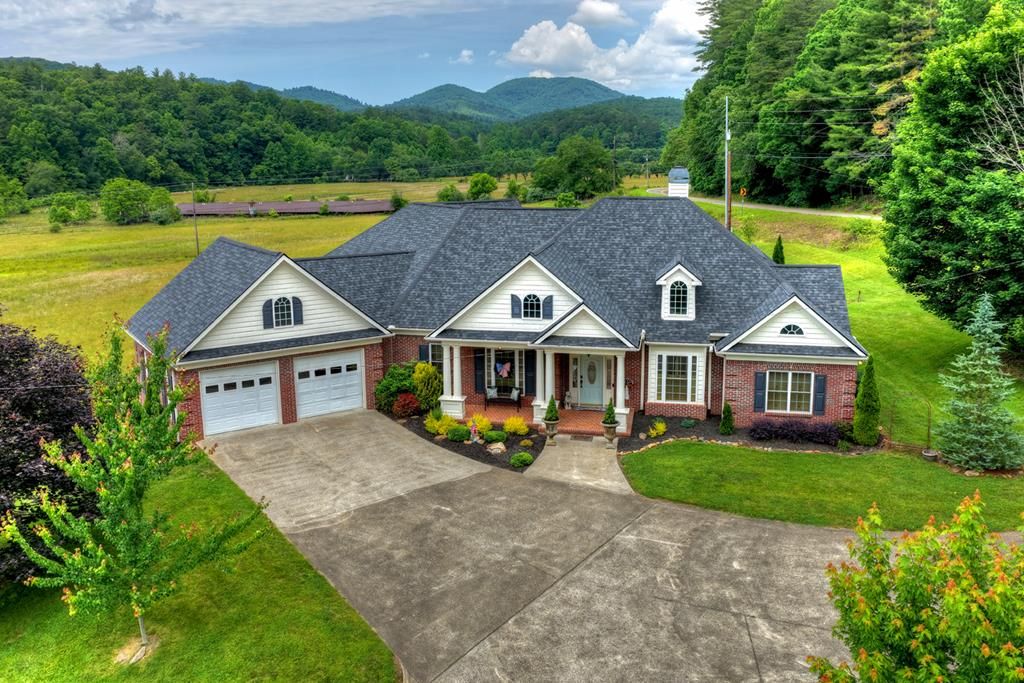 20 Dial Road, Blue Ridge, GA 30513