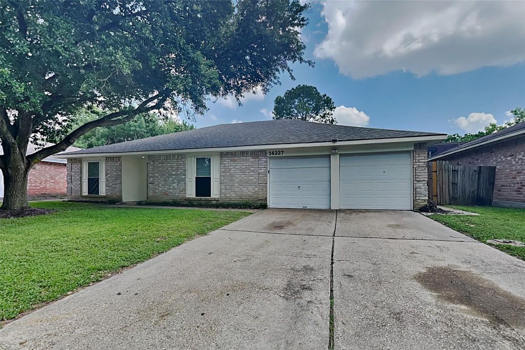 14227 Bella Drive, Cypress, TX 77429