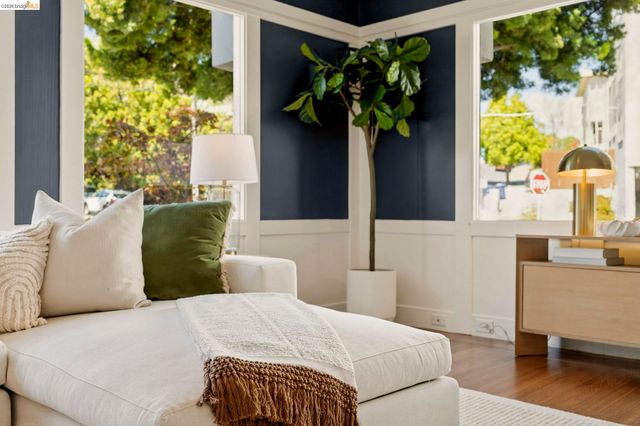 405 Van Buren Ave., Oakland, CA 94610