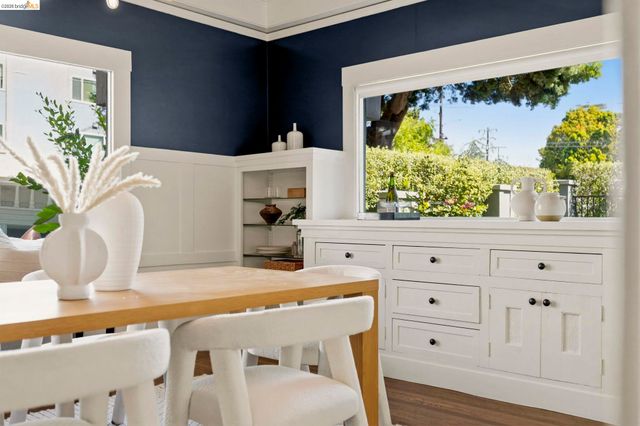 405 Van Buren Ave., Oakland, CA 94610