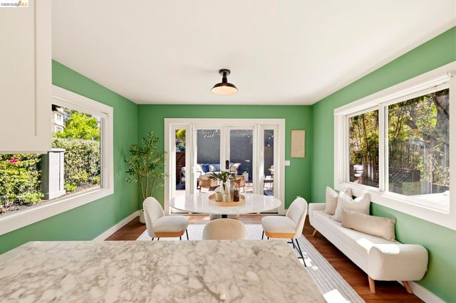 405 Van Buren Ave., Oakland, CA 94610