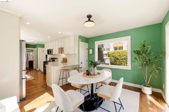 405 Van Buren Ave., Oakland, CA 94610