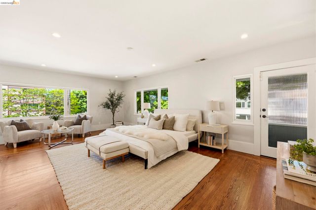 405 Van Buren Ave., Oakland, CA 94610