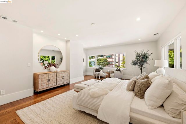 405 Van Buren Ave., Oakland, CA 94610