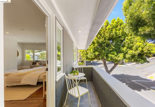 405 Van Buren Ave., Oakland, CA 94610