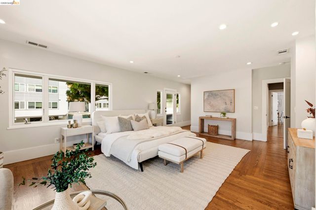 405 Van Buren Ave., Oakland, CA 94610