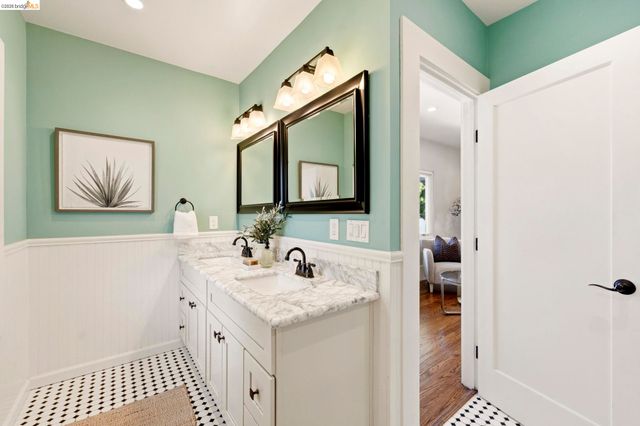 405 Van Buren Ave., Oakland, CA 94610