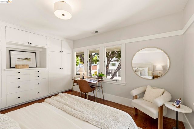 405 Van Buren Ave., Oakland, CA 94610