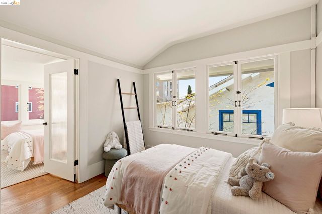 405 Van Buren Ave., Oakland, CA 94610