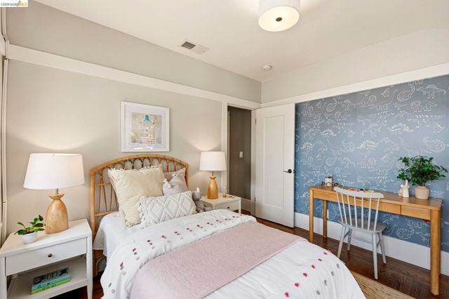 405 Van Buren Ave., Oakland, CA 94610