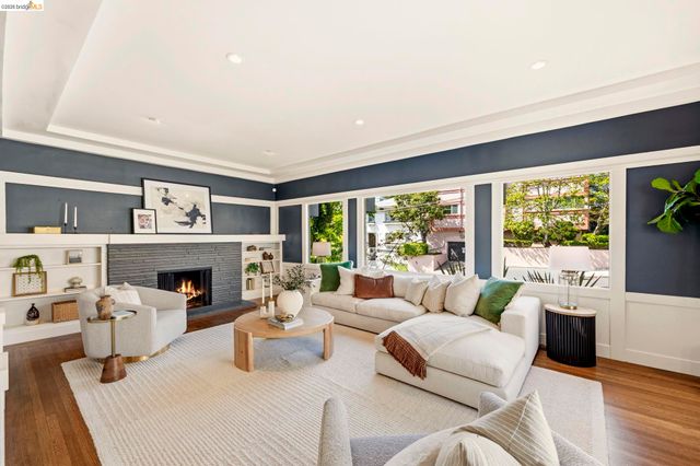 405 Van Buren Ave., Oakland, CA 94610