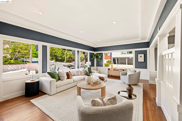 405 Van Buren Ave., Oakland, CA 94610