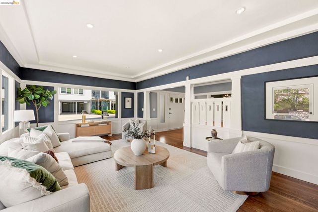 405 Van Buren Ave., Oakland, CA 94610