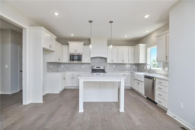 2695 W Park Street, Olathe, KS 66061