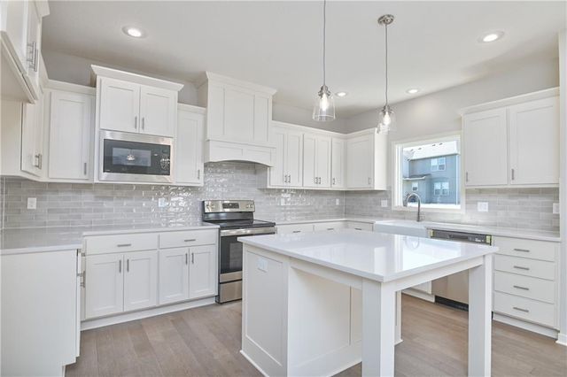2695 W Park Street, Olathe, KS 66061