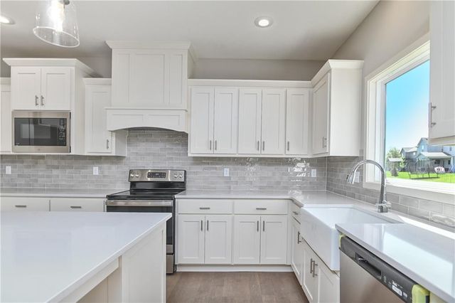 2695 W Park Street, Olathe, KS 66061