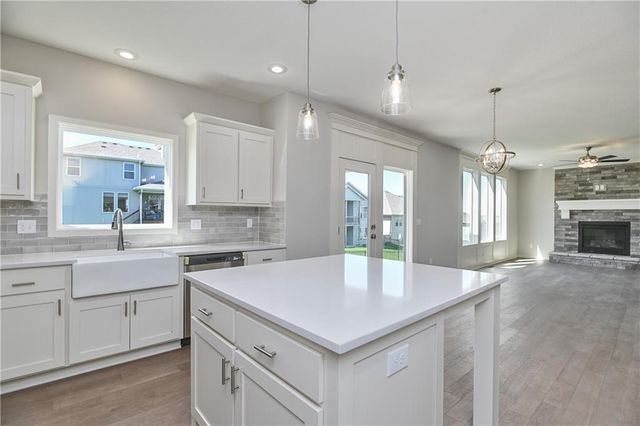 2695 W Park Street, Olathe, KS 66061