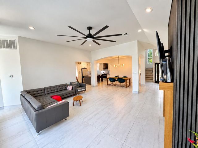 9822 Oak Point Drive, Houston, TX 77055