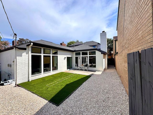 9822 Oak Point Drive, Houston, TX 77055