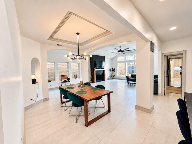 9822 Oak Point Drive, Houston, TX 77055