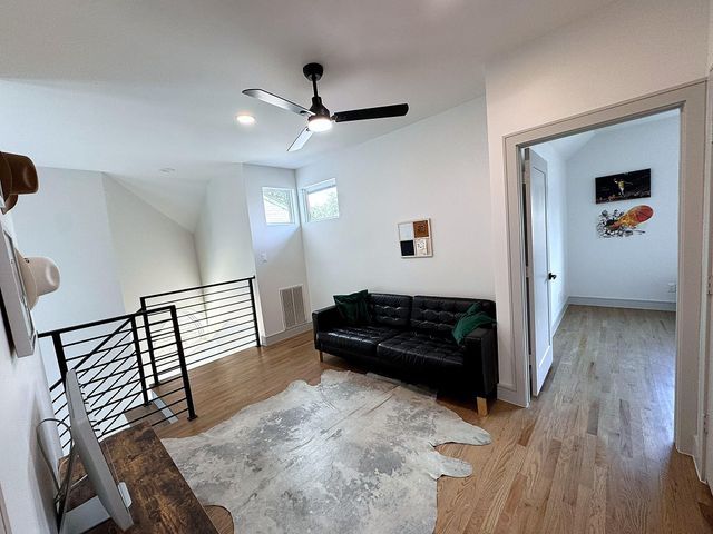 9822 Oak Point Drive, Houston, TX 77055
