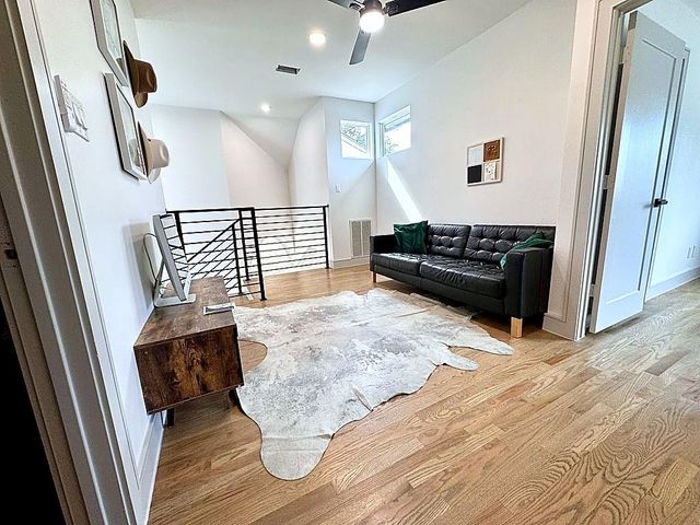 9822 Oak Point Drive, Houston, TX 77055