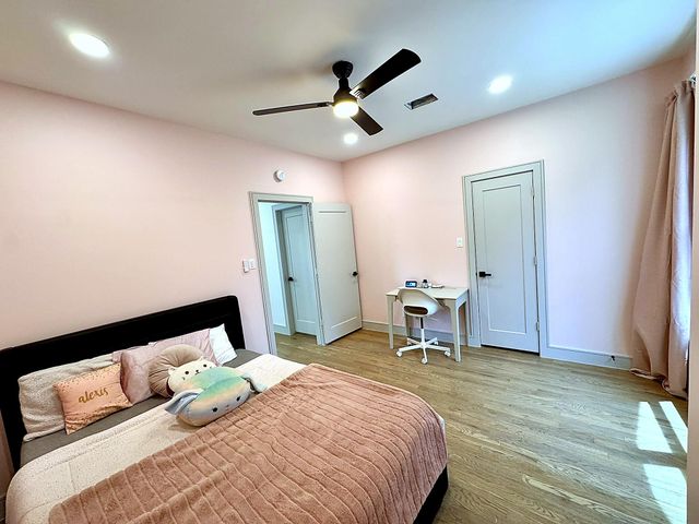 9822 Oak Point Drive, Houston, TX 77055