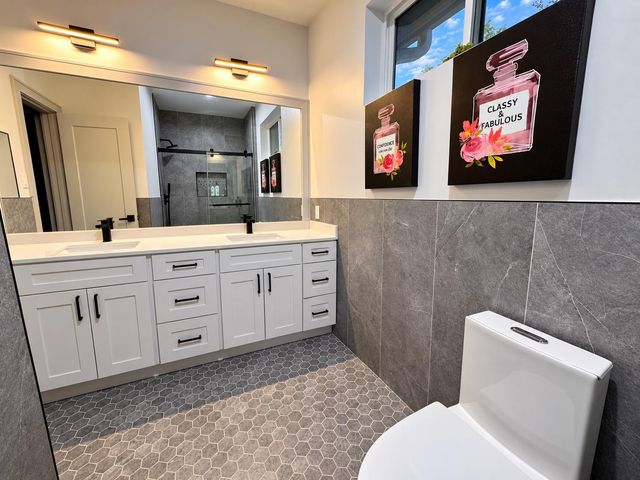 9822 Oak Point Drive, Houston, TX 77055