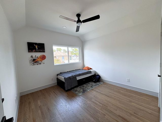 9822 Oak Point Drive, Houston, TX 77055